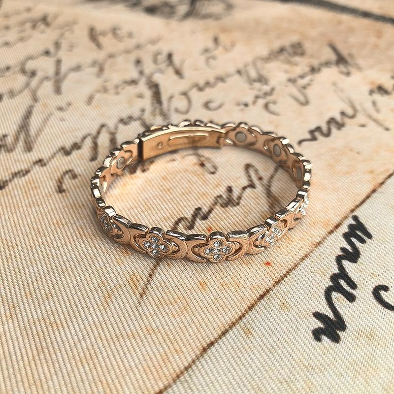 Celine™ – Elegant Magnetic Copper Bangle