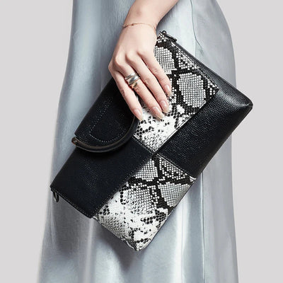 CELINE | STRUCTURED BLACK HANDBAG